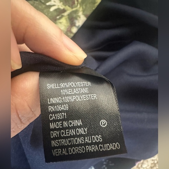 Tahari 3/4 Sleeves and Watercolor Floral Pattern size 10 - Picture 9 of 9